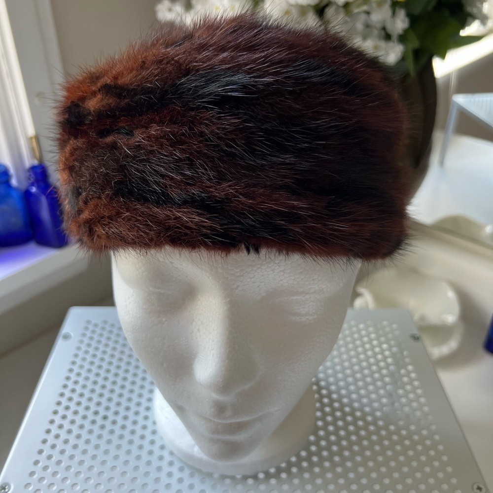VINTAGE FUR HAT